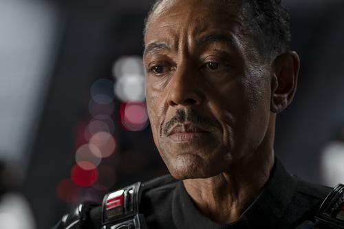 El actor Giancarlo Esposito es Moff Gideon, el principal antagonista de la serie. (Fuente: X)