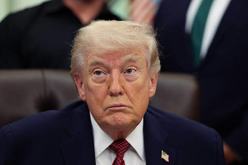 El mandatario Donald Trump dijo en su red Truth Social que los iran&iacute;es hab&iacute;an reclamado que el estrecho se reabra "lo antes posible". (Foto: Getty Images)