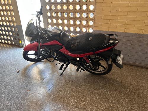 Un veh&iacute;culo de dos ruedas en el que se transportaba el ahora detenido, fue consignado. (Foto: PNC)