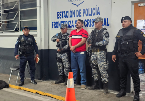 El hombre fue entregado a las autoridades salvadore&ntilde;as. (Foto: PNC)