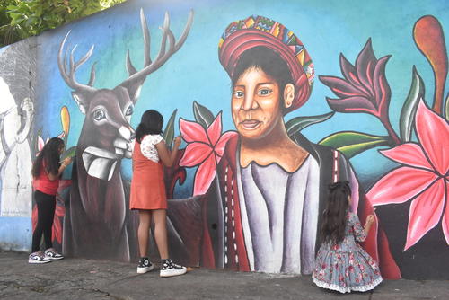 Algunos murales adornan el interior del Instituto T&eacute;cnico Industrial.  (Foto: Instituto T&eacute;cnico Industrial Georg Kerschensteiner)