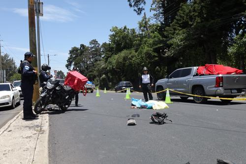 Bomberos Voluntarios confirmaron la muerte del motorista. (Foto: CVB)