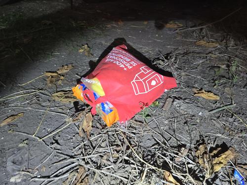 Dos de los fallecidos llevaban una bolsa de despensa antes del ataque. (Foto: Romario Aguilar)