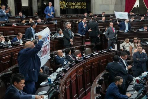 El an&aacute;lisis sugiere que el proyecto debi&oacute; regresar a comisi&oacute;n parlamentaria debido a la magnitud de las enmiendas de fondo. (Foto: Archivo/Soy502)