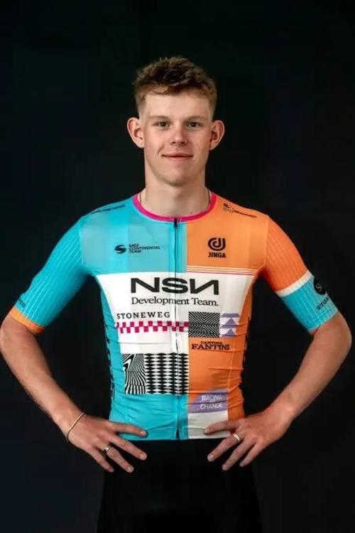 El ciclista brit&aacute;nico Finlay Tarling, de 19 a&ntilde;os, muri&oacute; este viernes durante la Vuelta a Portugal. (Foto: Redes sociales)