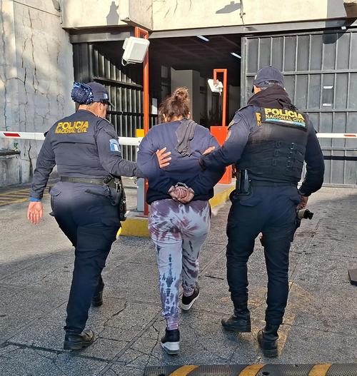 La capturada deber&aacute; enfrentarse a la ley. (Foto: PNC)