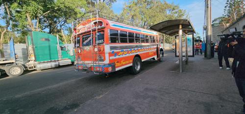 El bus que conduc&iacute;a la v&iacute;ctima qued&oacute; frente a la estaci&oacute;n de transportes. (Foto: Jorge Sent&eacute;/Colaborador)