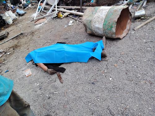Una de las personas fallecidas fue localizada en el interior de un inmueble de la localidad. (Foto: CVB)