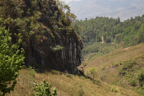Las cavernas se encuentran rodeadas de vegetaci&oacute;n. (Foto: Carlos Monroy/Colaborador)