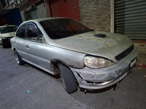 Los presuntos terroristas se conduc&iacute;an en un autom&oacute;vil, el cual fue incautado. (Foto: PNC)