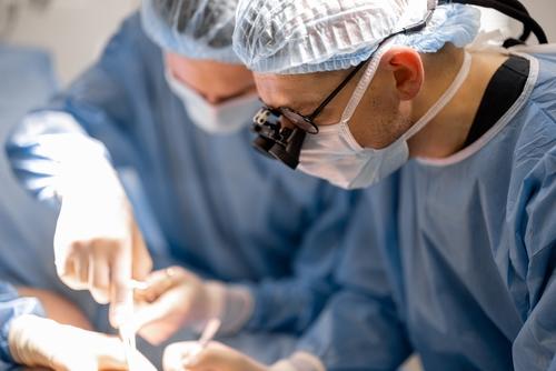 El programa de trasplantes se suspendi&oacute; entre julio y agosto tras la salida de dos m&eacute;dicos cirujanos especializados. (Foto ilustrativa: Shutterstock)