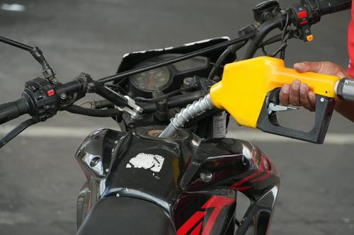 Gasolina E10, gasolina regular, etanol, alcohol carburante, Ministerio de Energ&iacute;a y Minas, Aida Lorenzo, precios de combustibles, Guatemala, Soy502, Noticias, 03