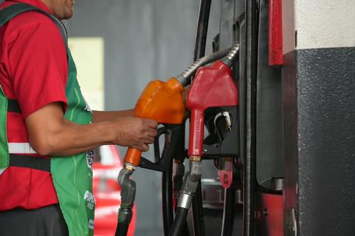 gasolina E10, gasolina regular, etanol, combustibles, Bernardo Ar&eacute;valo, gasolineras, precios, Guatemala, Soy502, noticias, 03