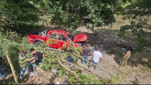 Un picop tambi&eacute;n se vio involucrado en el accidente. (Foto: Catalina Jarqu&iacute;n /colaboradora)