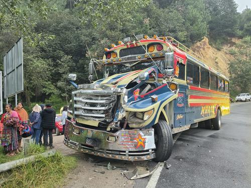 Los pasajeros aficionados resultaron heridos tras la colisi&oacute;n. (Foto: Cortes&iacute;a)