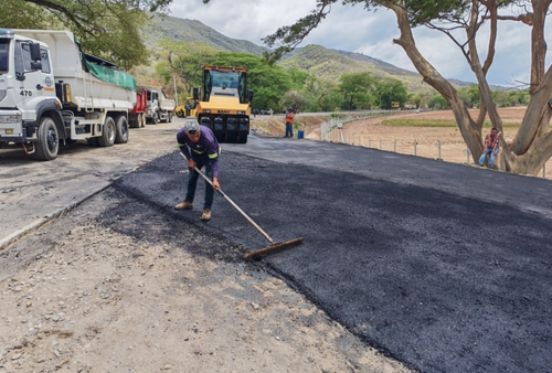 Con esta obra esperan habilitar un camino para los vecinos mientras reparan por completo la estructura. (Foto: Lorena Lorenty)