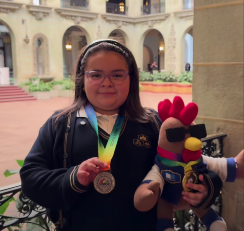 Medallistas de olimpiadas matemáticas son elogiados en Guatemala 1