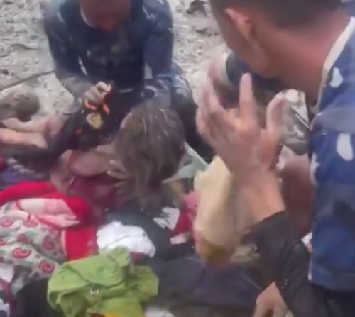 Nepal, inundaciones, rescate, niña, escombros, soy502, Guatemala, noticias 1 2
