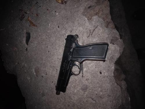 El arma fue incautada por los agentes de la PNC y servir&aacute; para fortalecer la investigaci&oacute;n. (Foto: PNC)