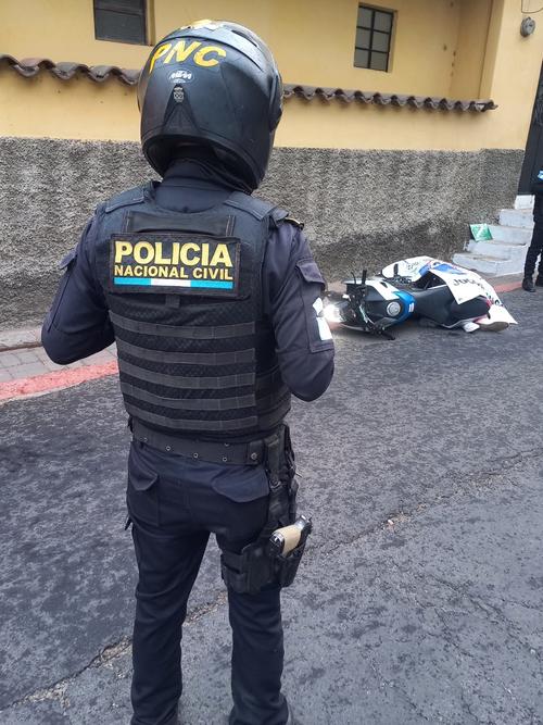 Los agentes abatieron a los criminales y remitieron a un menor de edad. (Foto: PNC)