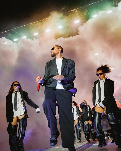 El violinista afirma no haber recibido apoyo del equipo de la gira. (Foto: Instagram/Will Smith)