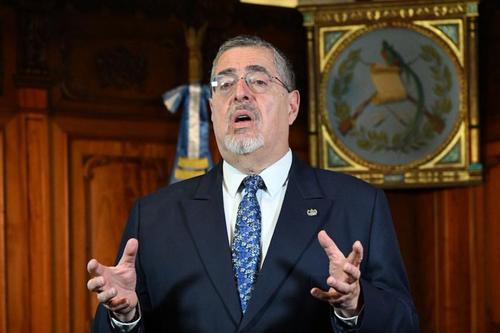 Bernardo Ar&eacute;valo, cadena, mensaje presidencial, elecciones de segundo grado, 02