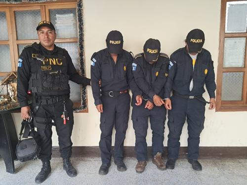 Los capturados fueron identificados como Alexander G&oacute;mez Garc&iacute;a, Marcos Gamaliel Canrey Valle y Edy Estuardo G&oacute;mez Tepaz. (Foto: PNC)