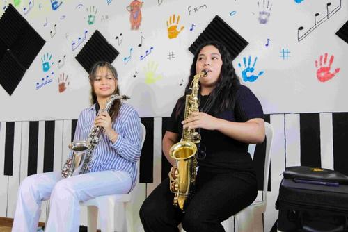 En algunos casos se le pide a los estudiantes contar con sus propios instrumentos. (Foto: Cortes&iacute;a MCD)