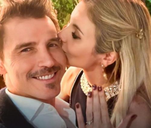 Flaminia presumi&oacute; orgullosa su anillo de compromiso. (Foto: Instagram)