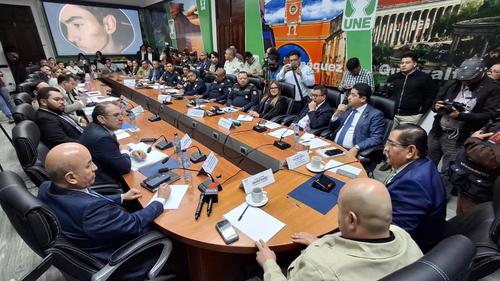 Durante una citaci&oacute;n en el Congreso se solicit&oacute; al  Viceministerio de Gobernaci&oacute;n la destituci&oacute;n del jefe de la subestaci&oacute;n y de todos los agentes que se encontraban de turno la noche de los hechos. (Foto: Wilder L&oacute;pez/Soy502)