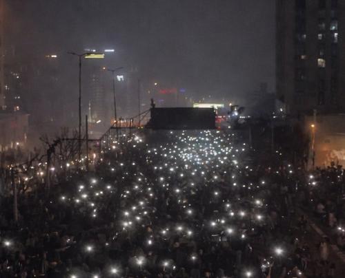 Las calles siguen llenas de manifestantes. (Foto: redes sociales)