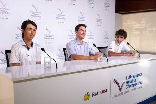 Los compatriotas en una de las conferencias previas al torneo en la capital peruana.