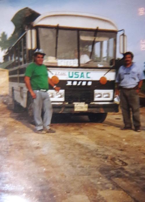 Uno de los primeros buses que lleg&oacute; al Cusam. (Foto: Josu&eacute; Ardeano/Colaborador)