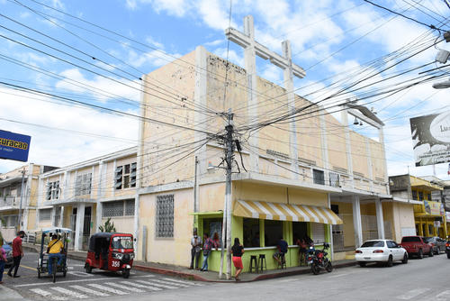 La parroquia de Santa Luc&iacute;a fue construida en 1982. (Foto: Archivo)