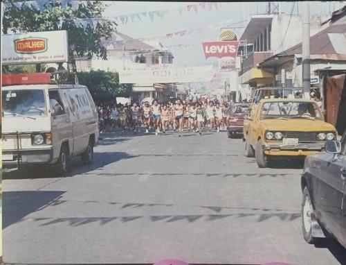 Panor&aacute;mica hist&oacute;rica en el recorrido por la 6a. avenida. (Foto: Eddy Recinos/Colaborador)