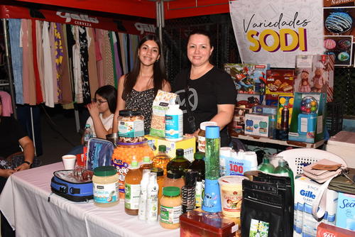 Otros se agencian de fondos con la venta de productos mexicanos. (Foto: Wilder L&oacute;pez/Colaborador)