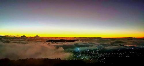 El amanecer y las luces de la capital pueden observarse desde el mirador Las Nubes. (Foto: Miguel L&oacute;pez/Colaborador)
