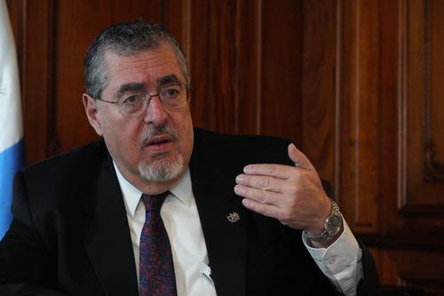 El presidente Bernardo Ar&eacute;valo sostiene que el tema del tr&aacute;fico es a nivel metropolitano e involucra a varios municipios. (Foto: Wilder L&oacute;pez/Soy502)