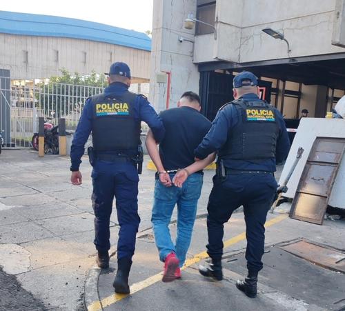 El guardia del Sistema Penitenciario capturado fue identificado como Ceslo "N". (Foto: PNC)
