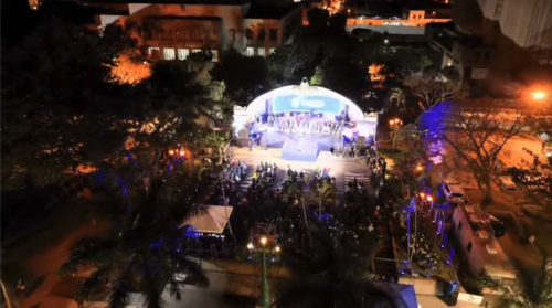 Vista a&eacute;rea de las instalaciones de la Concha Ac&uacute;stica, durante el discurso presidencial. (Foto: Captura de pantalla)