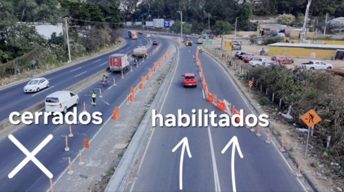Se habilitaron dos carriles auxiliares para que contin&uacute;e la circulaci&oacute;n vehicular. (Foto: captura de video)
