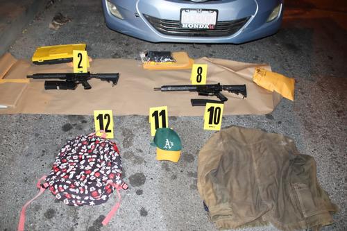 Evidencias de lo encontrado dentro del veh&iacute;culo. (Foto: PNC)