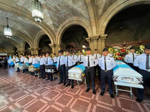 Las honras f&uacute;nebres se realizaron este lunes en el Ministerio de Gobernaci&oacute;n. (Foto: PNC)
