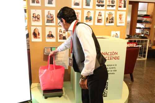 Sa&uacute;l E. M&eacute;ndez, estudios, carreras, Esperanza Juvenil, ropa, donaci&oacute;n, Guatemala, Soy502