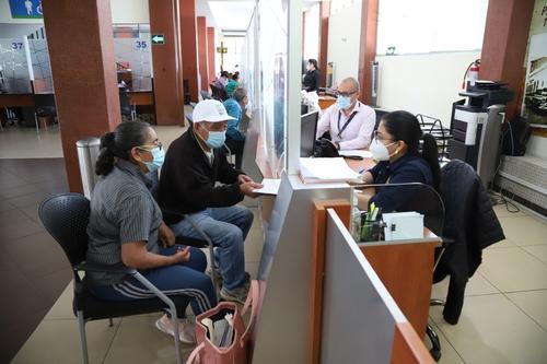 Quienes no tienen asignaci&oacute;n por carga familiar est&aacute;n exentos de este proceso. (Foto: Cortes&iacute;a IGSS)