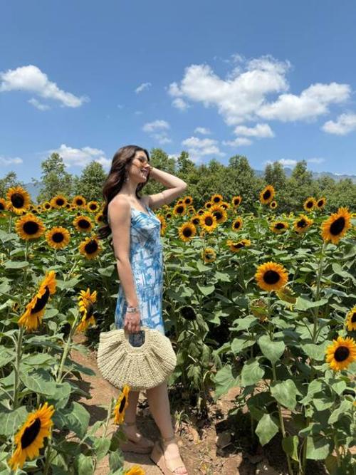 La modelo quetzalteca Ivana Batchelor visit&oacute; el lugar y aprovech&oacute; para hacer una sesi&oacute;n de fotos. (Foto: Finca Los Girasoles Esquipulas)