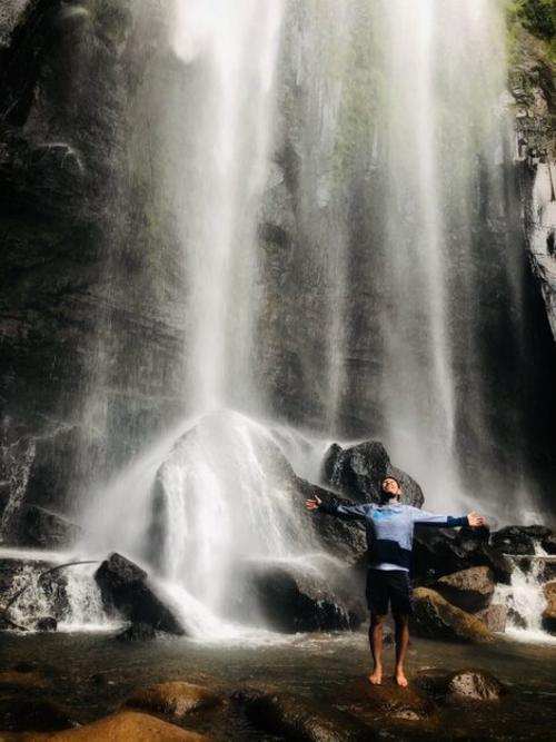 Es recomendable que lleves calzado c&oacute;modo y apto para caminar, especialmente en temporada lluviosa, cuando el suelo se vuelve resbaladizo. (Foto: FB: Puro Guate)