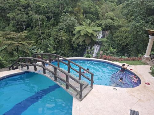 Las piscinas son climatizadas, lo cual permite al visitante disfrutar con comodidad. (Foto: Josu&eacute; Ardeano/Colaborador)