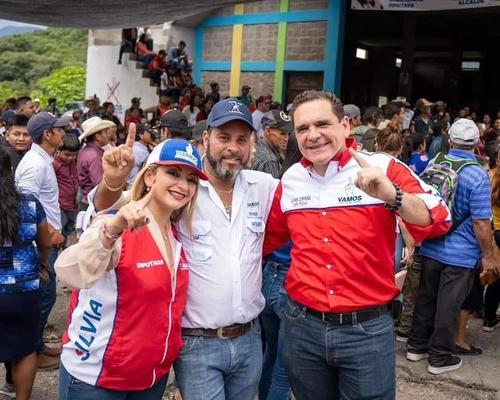 Anibal Ramos junto al diputado Boris Espa&ntilde;a. (Foto: Facebook)
