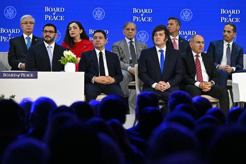 Entidades de la pol&iacute;tica a nivel mundil asisten a la reuni&oacute;n de la "Junta de la Paz" durante la reuni&oacute;n anual del Foro Econ&oacute;mico Mundial (Foto: AFP)